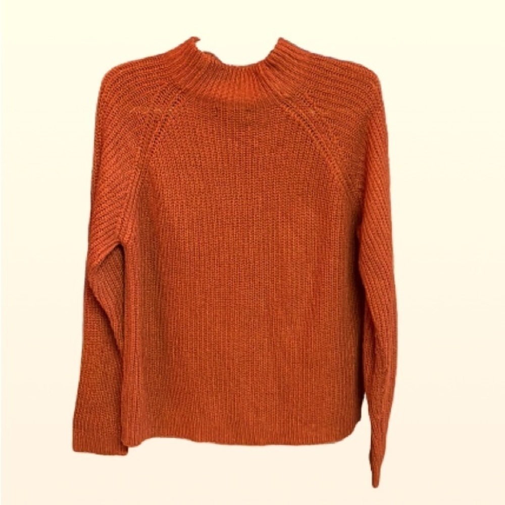 New Look Long Sleeve Burnt Orange Mock Neck Sweater. Size 16. P3/A